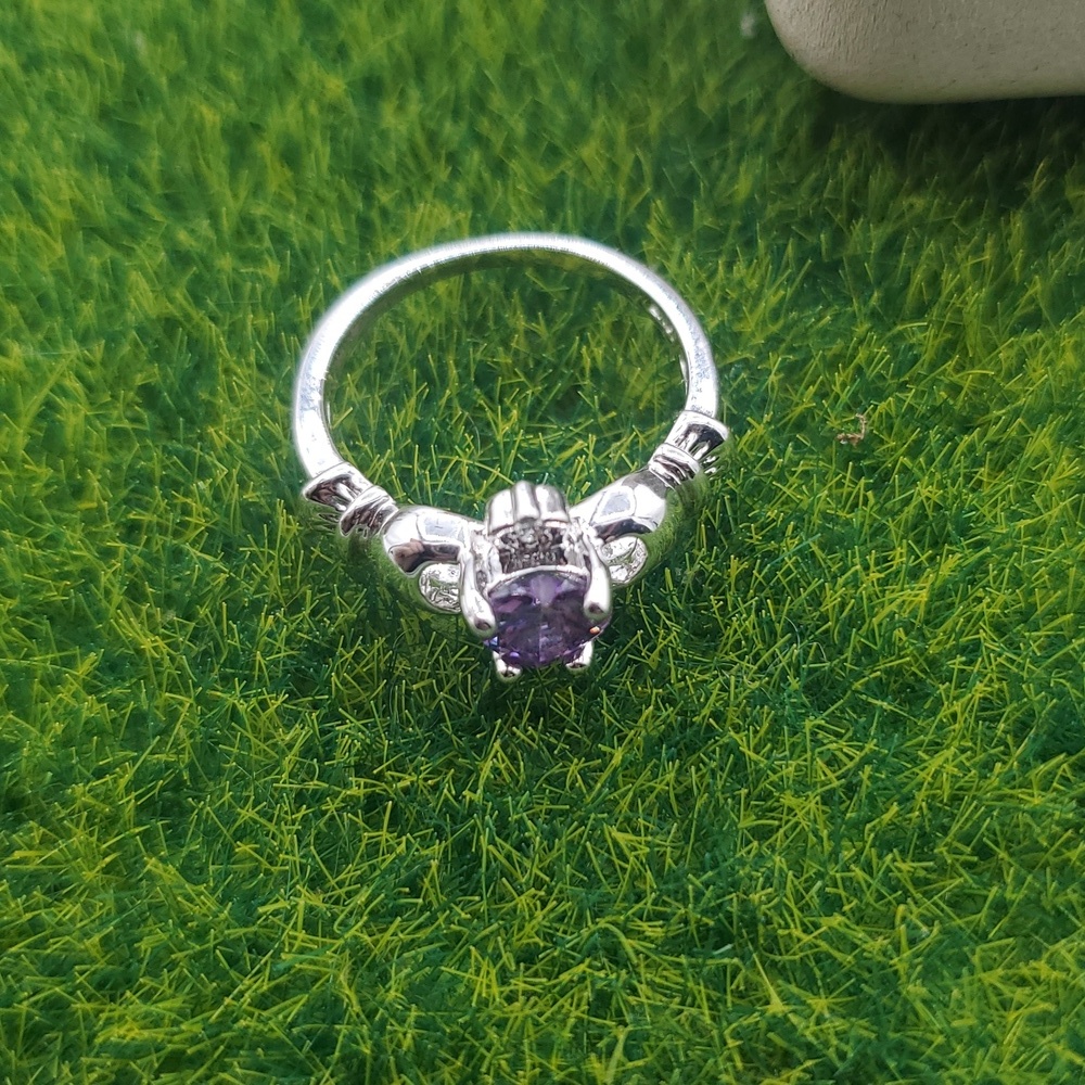 Genuine Crystal Silver Ring with Purple Heart R817 Size 8 - Picture 3 of 4